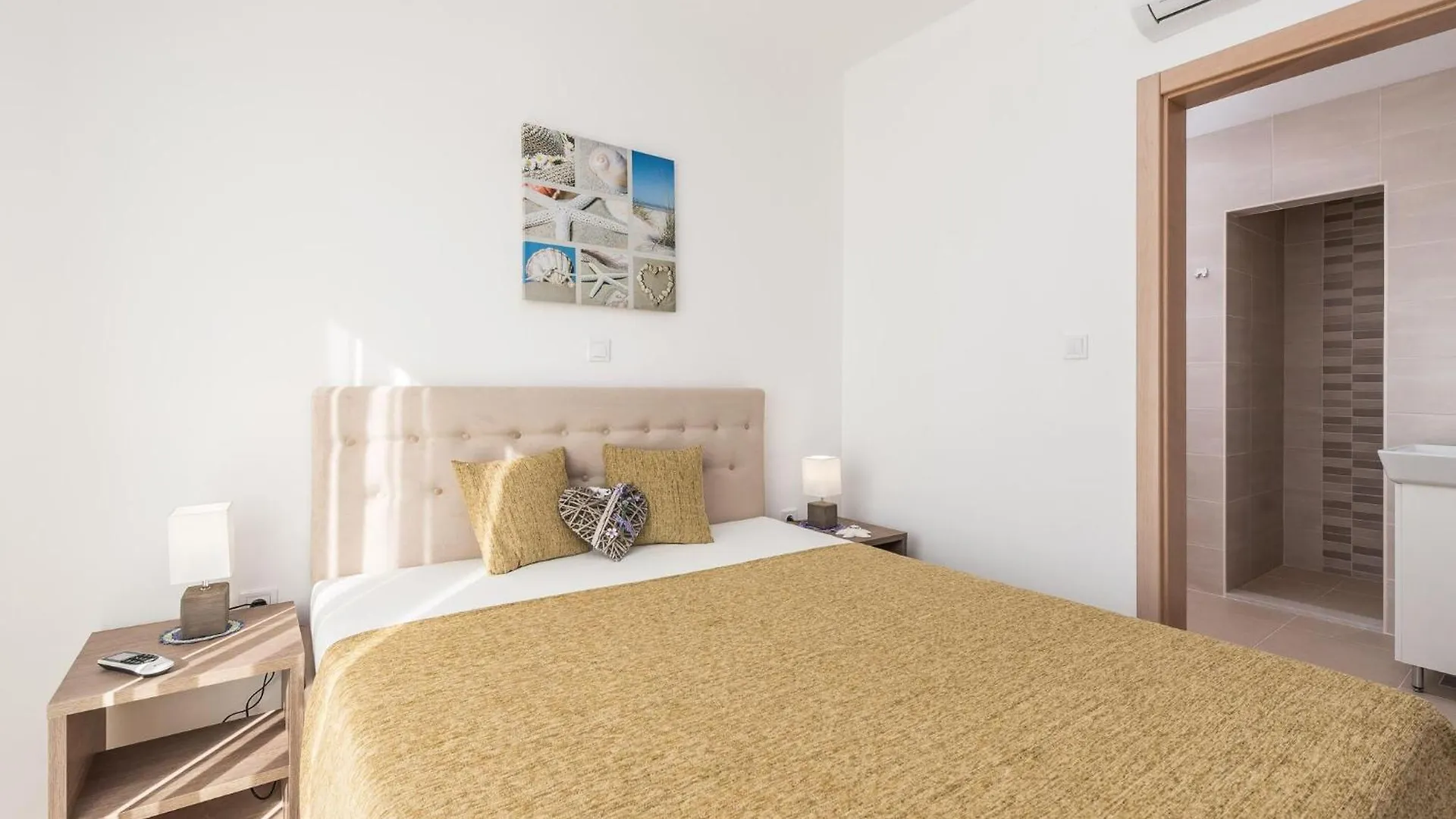 Comfort Villa With Swimming Pool And Terrace Sukosan